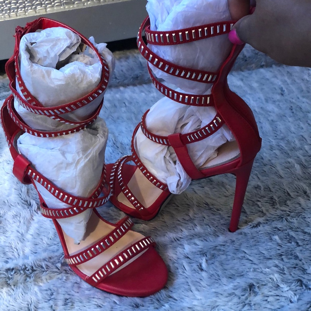 Heels - Picture 3 of 6